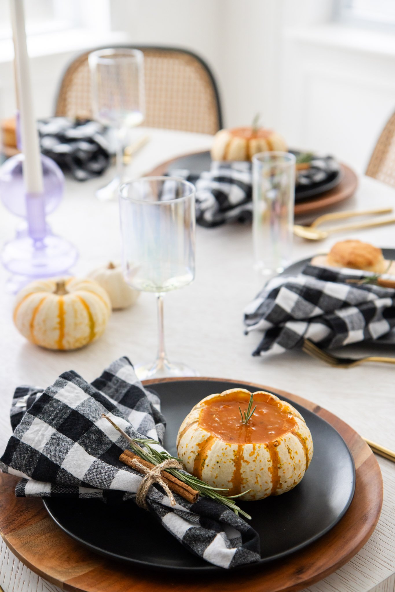 1702135558 116 دوستانی که قبلاً هرگز نبود