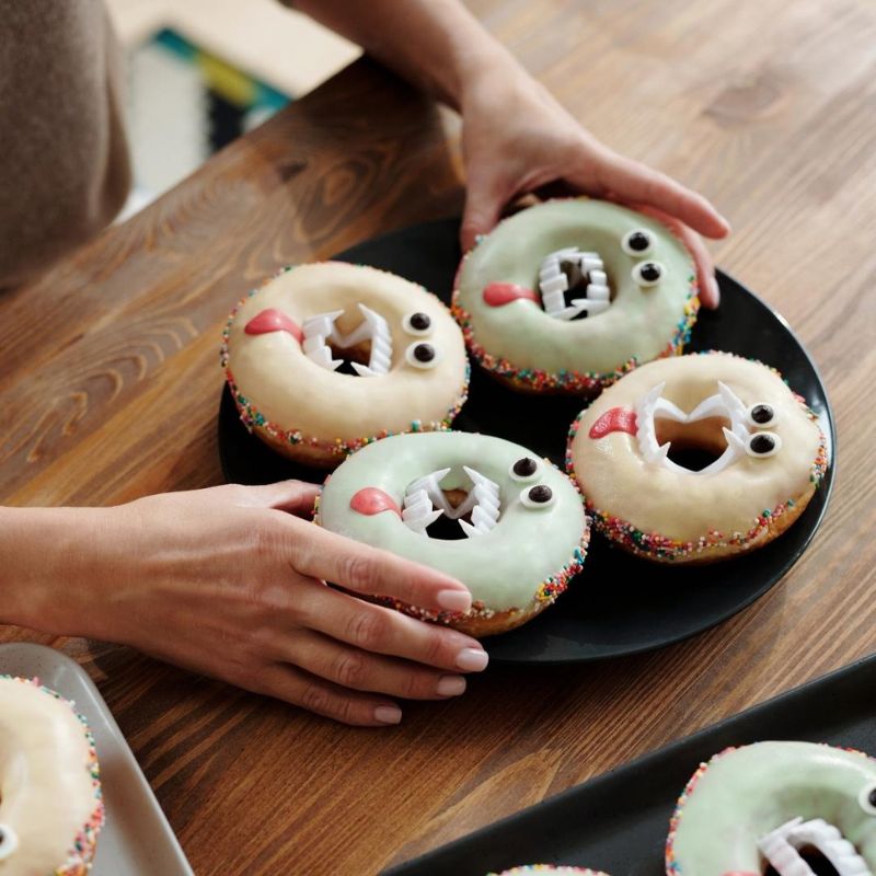cute-halloween-donuts-you-can-make-at-home
