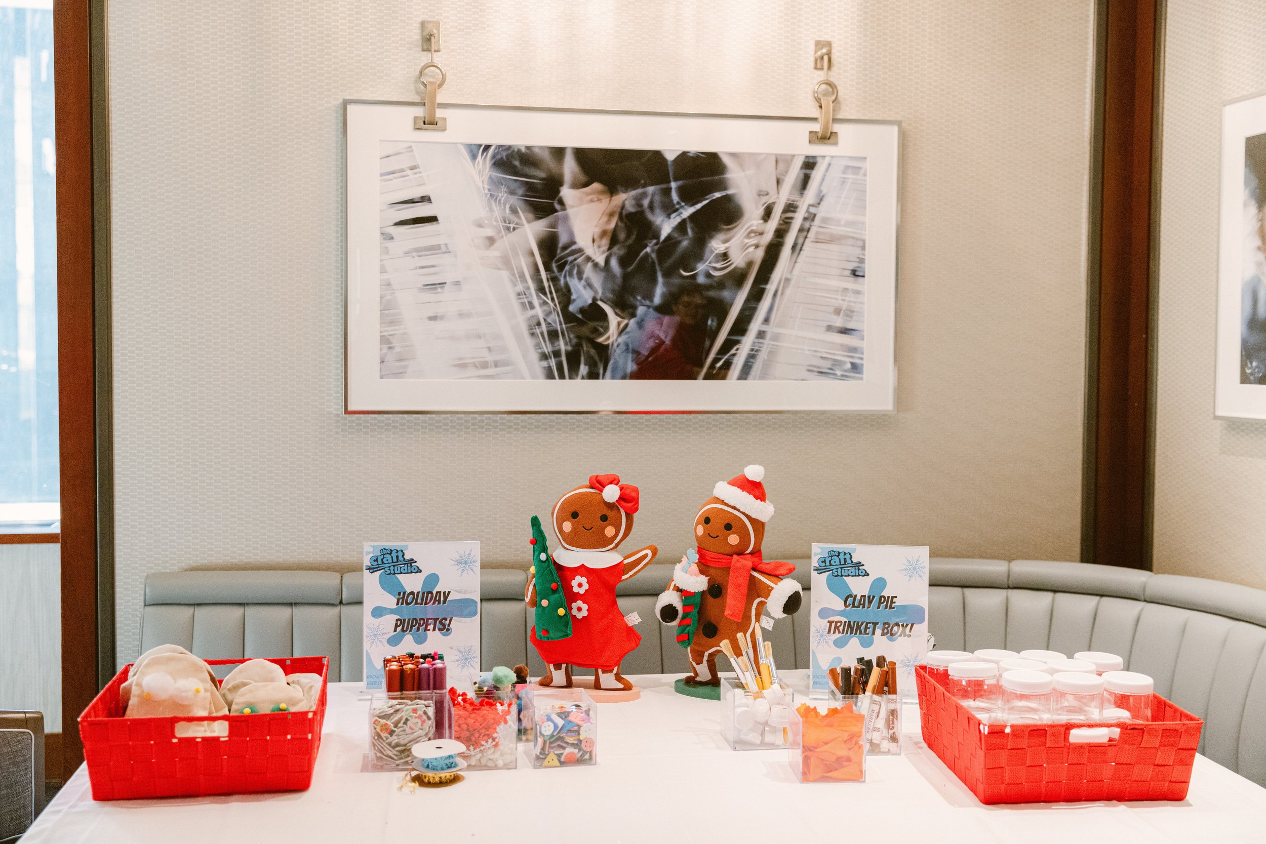 1703010526 561 بابا نوئل در حال آمدن است به شهر