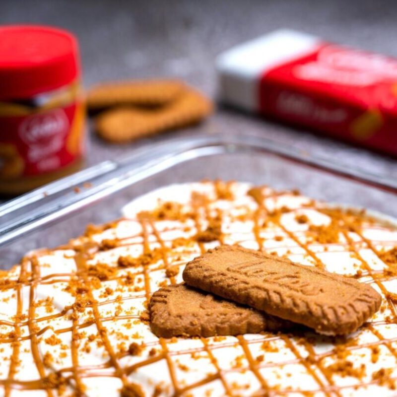 biscoff-easy-traybakes