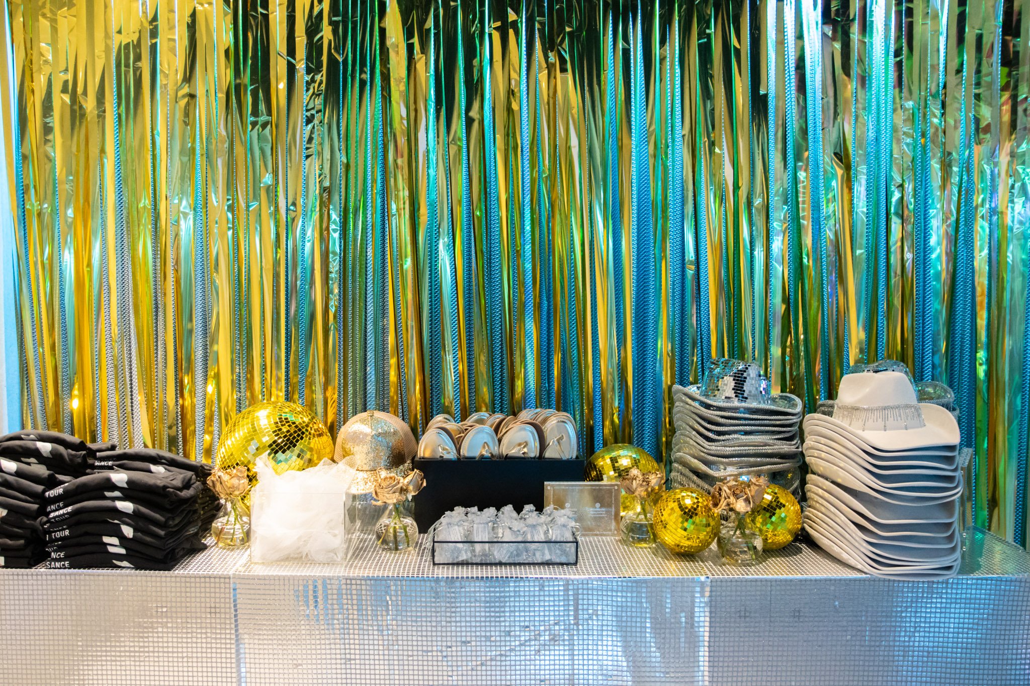 بلیط برای درخشش 19 1703462309 678 بلیط برای درخشش