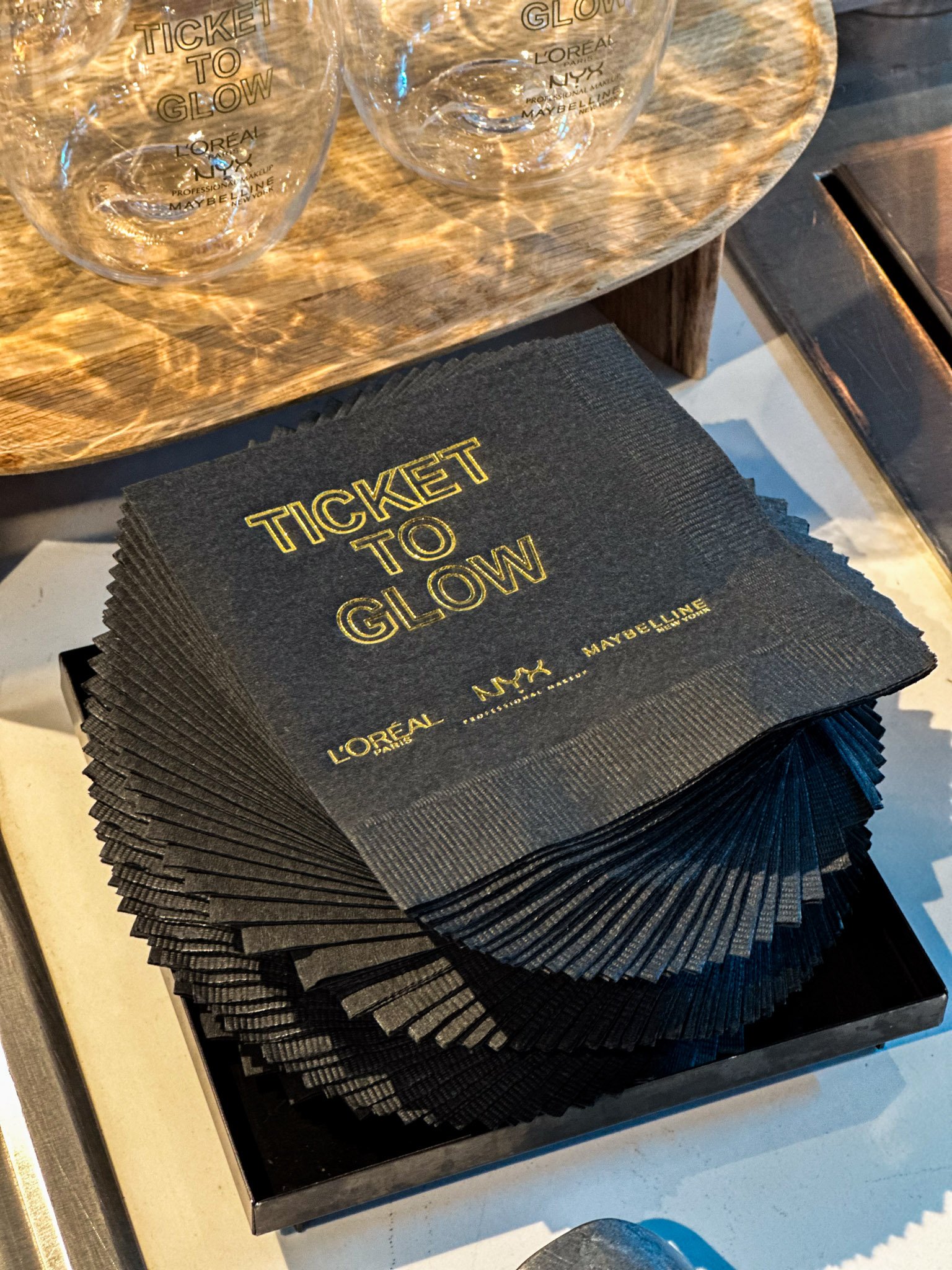 بلیط برای درخشش 28 IMG_0385.jpg