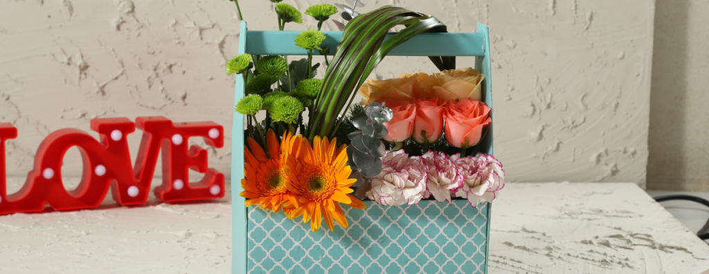 بهترین هدایا برای روز دختر برای لبخند زدن او 7 Mixed Flower Basket