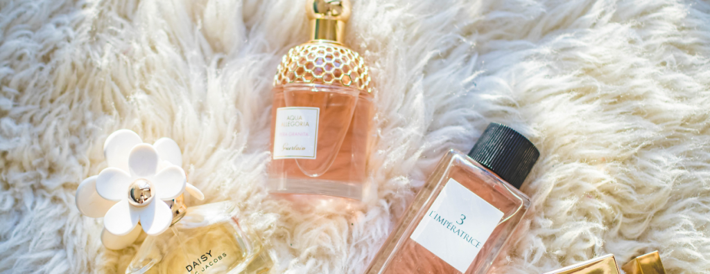بهترین هدایا برای روز دختر برای لبخند زدن او 2 Perfume
