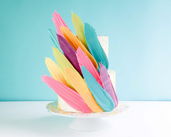 کیک قلم مو 18 کیک قلم مو - طرز تهیه کیک پر الهام گرفته از کالاباسا با استفاده از آب نبات و ابزارهای روزمره | توسط ارین گاردنر برای TheCakeBlog.com