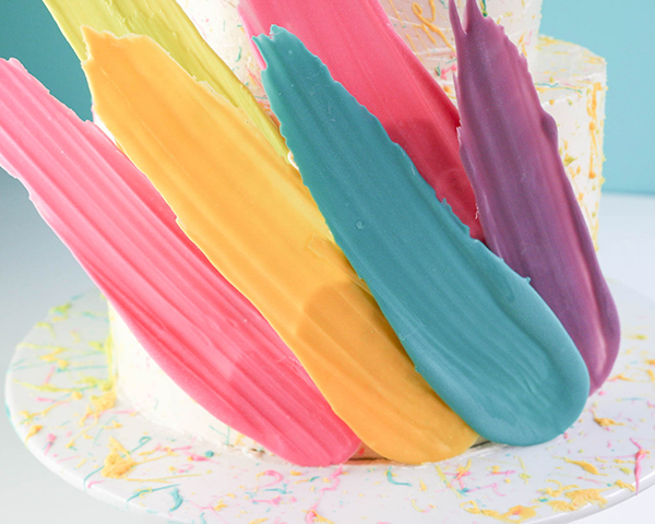 کیک قلم مو 17 کیک قلم مو - طرز تهیه کیک پر الهام گرفته از کالاباسا با استفاده از آب نبات و ابزارهای روزمره | توسط ارین گاردنر برای TheCakeBlog.com