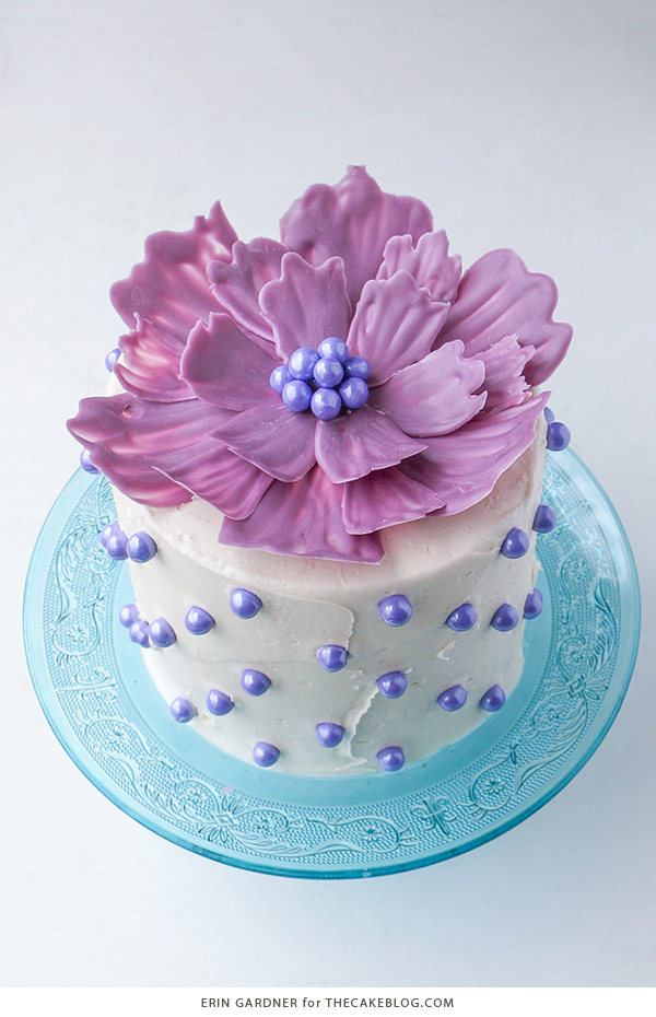 کیک گل شکلاتی 17 گل های شکلاتی DIY. طرز تهیه گل های شکلاتی به روی کیک و کیک. | توسط ارین گاردنر برای TheCakeBlog.com