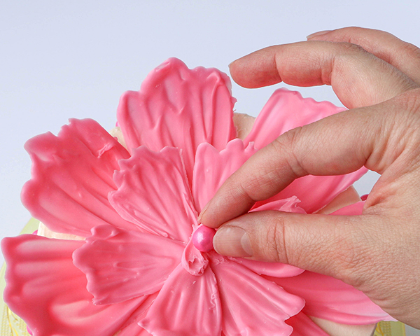 کیک گل شکلاتی 12 گل های شکلاتی DIY. طرز تهیه گل های شکلاتی به روی کیک و کیک. | توسط ارین گاردنر برای TheCakeBlog.com