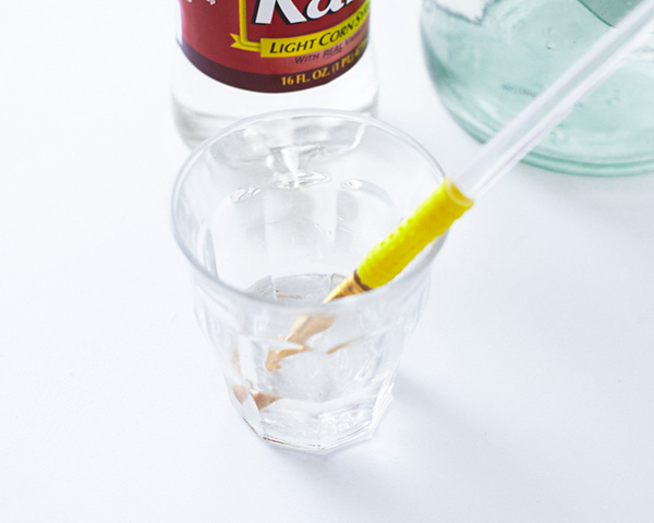 کیک دونات غول پیکر!  با آموزش گام به گام ساده، طرز تهیه این کیک دونات غول پیکر با روکش پاشیده و دوست داشتنی را بیاموزید |  توسط Cakegirls برای TheCakeBlog.com