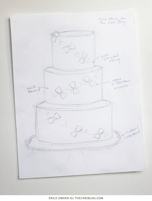 کیک پاپیونی مارسالا و طلا |  ترجمه گرایش به طرح کیک |  توسط اریکا اوبرین برای TheCakeBlog.com