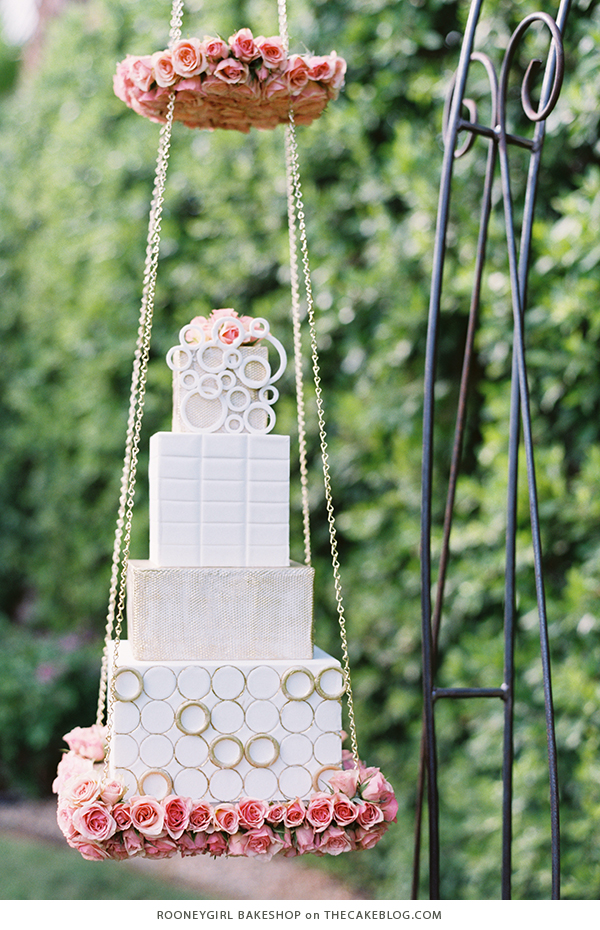 10 کیک گلدار برای بهار |  از جمله این طرح توسط RooneyGirl BakeShop |  در TheCakeBlog.com