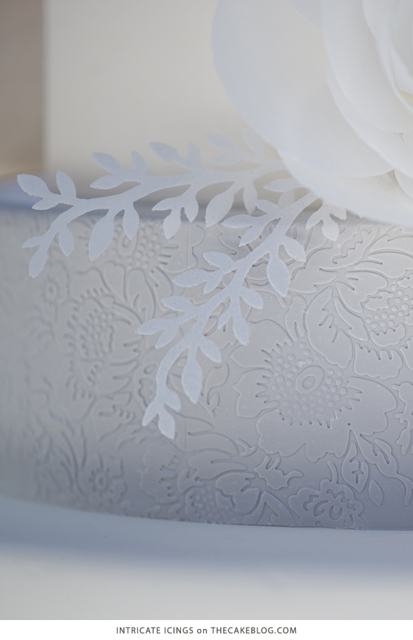 کیک عروسی سرزمین عجایب زمستانی |  توسط Intricate Icings در TheCakeBlog.com