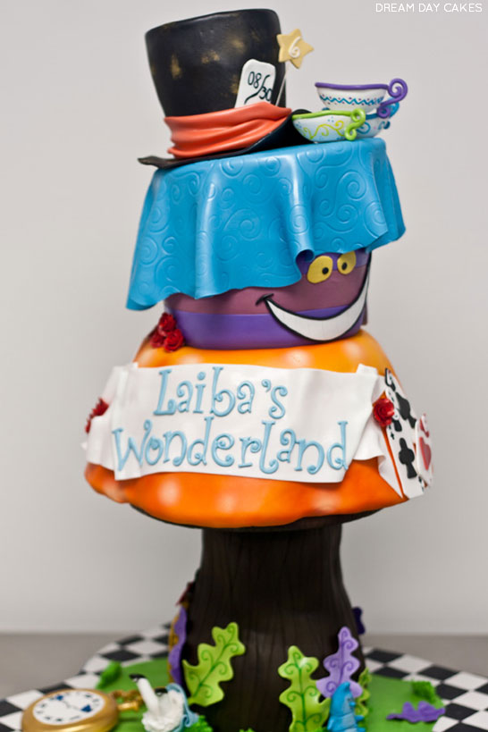 کیک سرزمین عجایب |  توسط کیک های روز رویایی |  TheCakeBlog.com