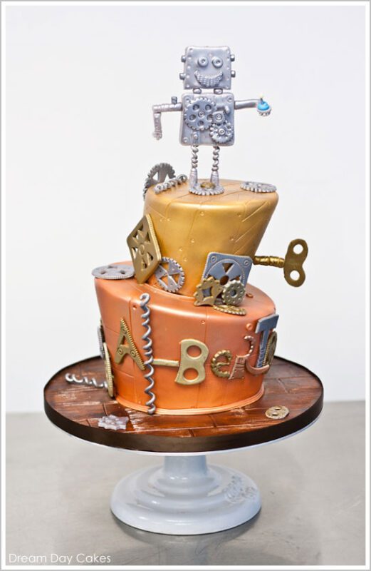 Robot Birthday Cake by Dream Day Cakes |  TheCakeBlog.com