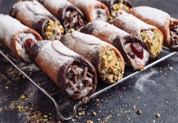 طرز تهیه شیرینی کانولی ایتالیایی همراه با دستور پخت