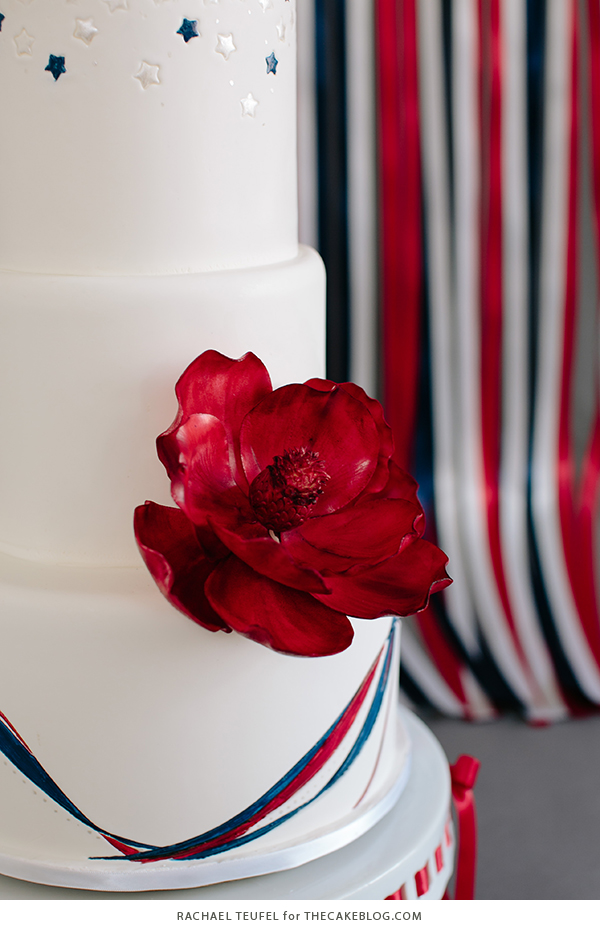 کیک عروسی پرچم آمریکا |  توسط Rachael Teufel برای TheCakeBlog.com