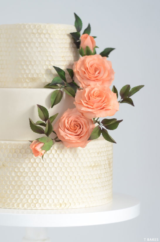 کیک لانه زنبوری طلایی |  توسط تی بیکس |  در TheCakeBlog.com