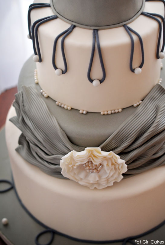 ارسی و مروارید خاکستری از کیک های Fat Girl |  TheCakeBlog.com