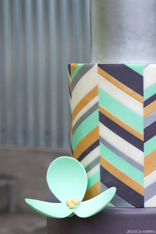 کیک شورون متالیک |  توسط جسیکا هریس