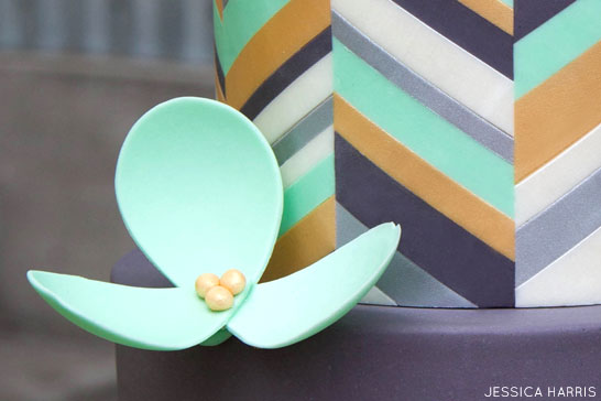 کیک شورون متالیک |  توسط جسیکا هریس