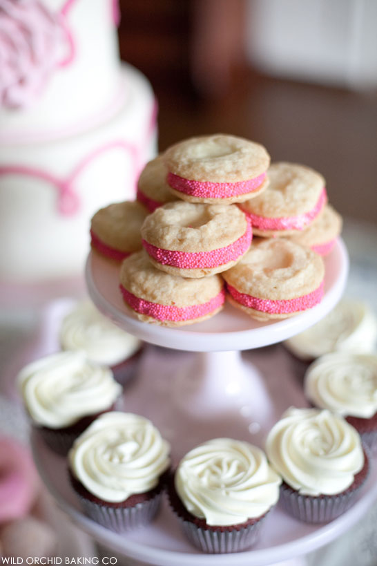 نمایش کیک ویکتوریایی |  توسط شرکت پخت ارکیده وحشی |  #هفته صورتی در TheCakeBlog.com