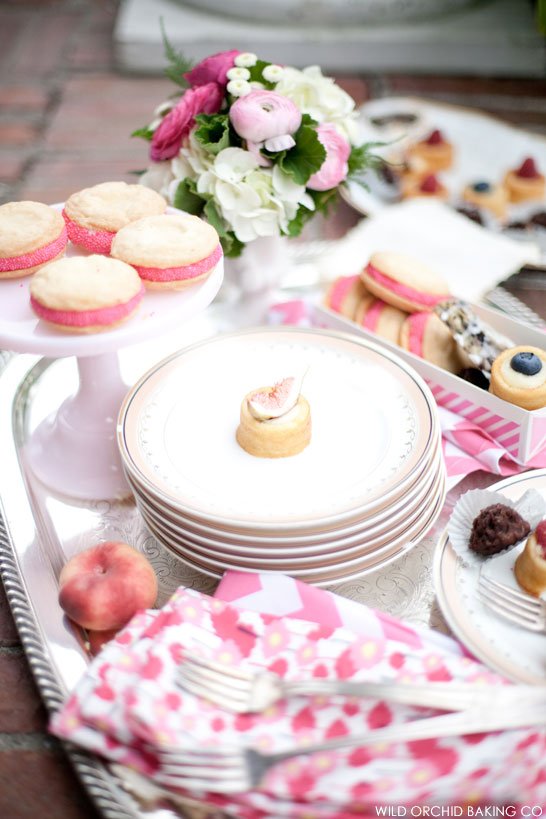 نمایش کیک ویکتوریایی |  توسط شرکت پخت ارکیده وحشی |  #هفته صورتی در TheCakeBlog.com