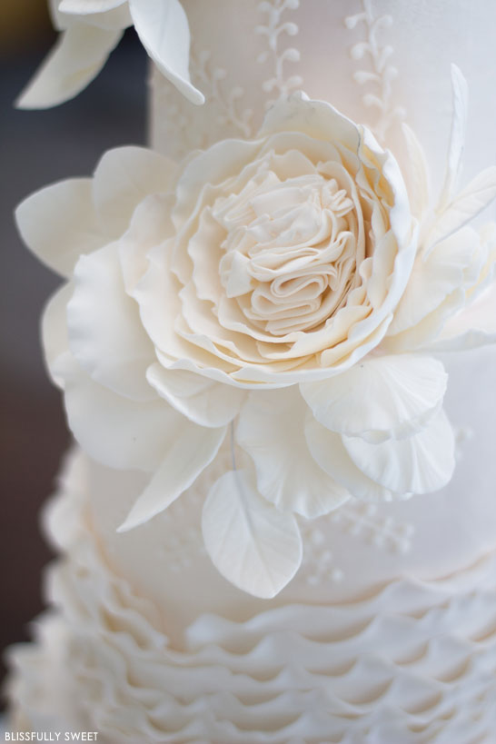 کیک عروسی با عاج و شامپاین |  با خوشحالی شیرین