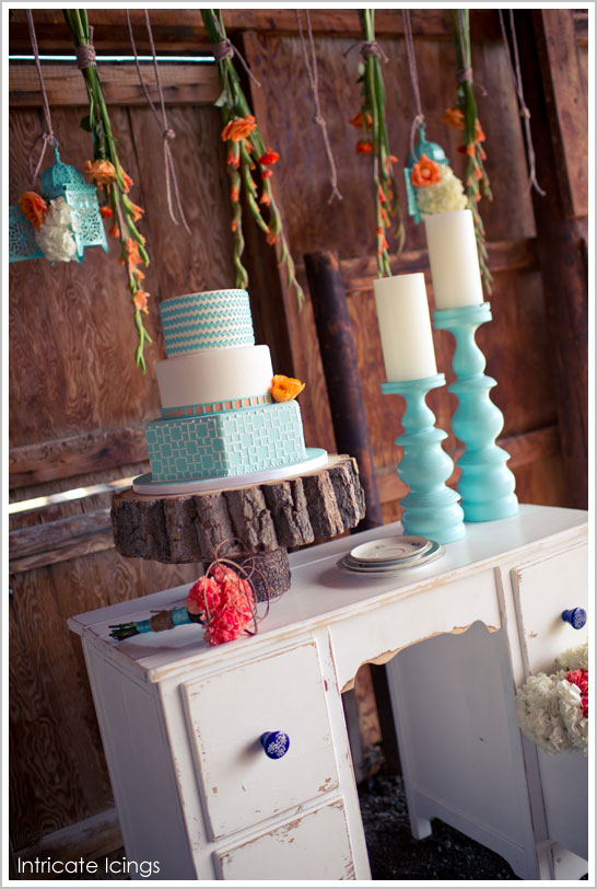 کیک شورون نارنگی و فیروزه ای