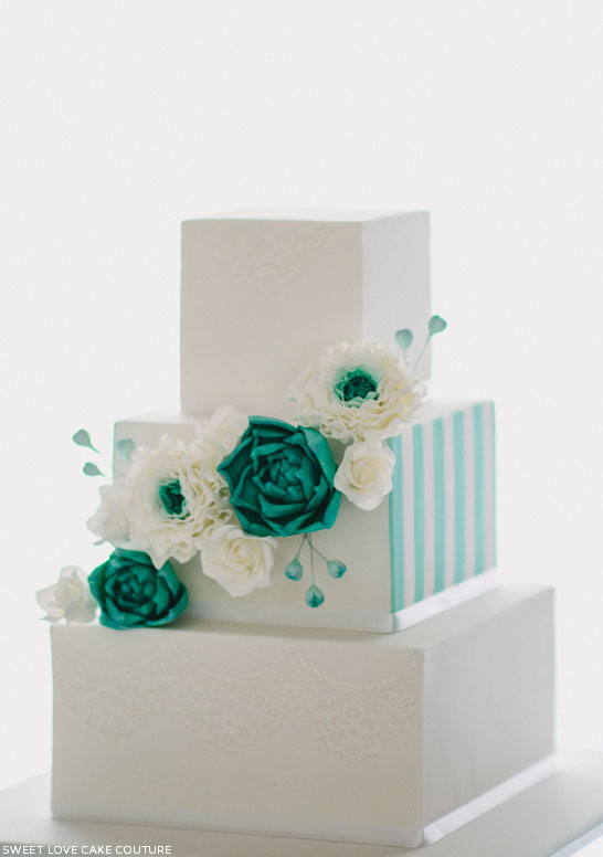 کیک عروسی سبز و سفید توسط Sweet Love Cake Couture |  TheCakeBlog.com