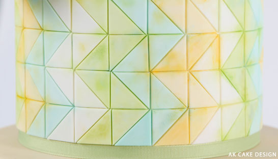 کیک زیگ زاگ پاستلی |  توسط آلیسون کلهر از AK Cake Design |  در TheCakeBlog.com