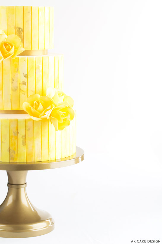 کیک زرد طلایی و زعفرانی |  توسط AK Cake Design در TheCakeBlog.com
