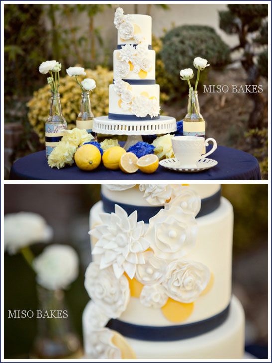 کیک عروسی وینتیج به رنگ ناوی و زرد توسط میسو بیکس