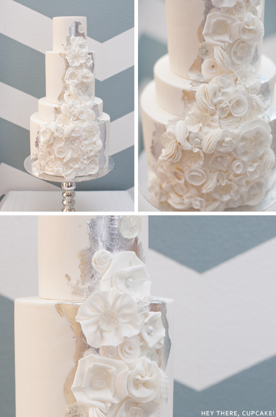 کیک سفید زمستانی برفی 2 کیک عروسی سفید زمستانی | توسط هی وجود دارد، کیک کوچک!