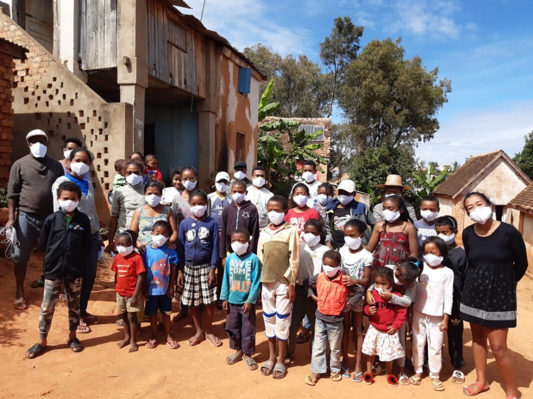 بخش های شیرینی و کاکائو به تلاش ها برای حمایت از جوامع از طریق ویروس کرونا ادامه می دهند