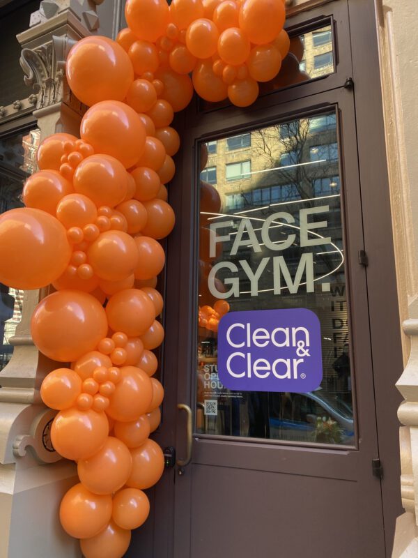 نارنجی از اینکه تمیز و شفاف هستید خوشحالید؟