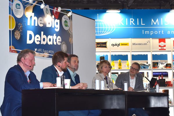 با نزدیک شدن به تاریخ نهایی برگزیت، صنعت در تاریکی باقی می ماند