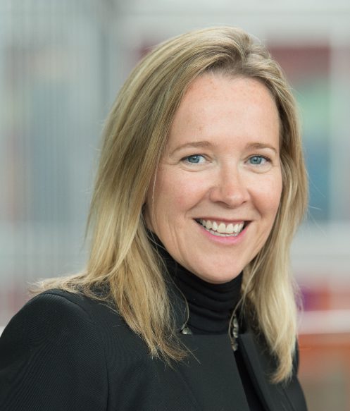 کائوبیسکو از اولین رئیس جمهور زن خود استقبال کرد