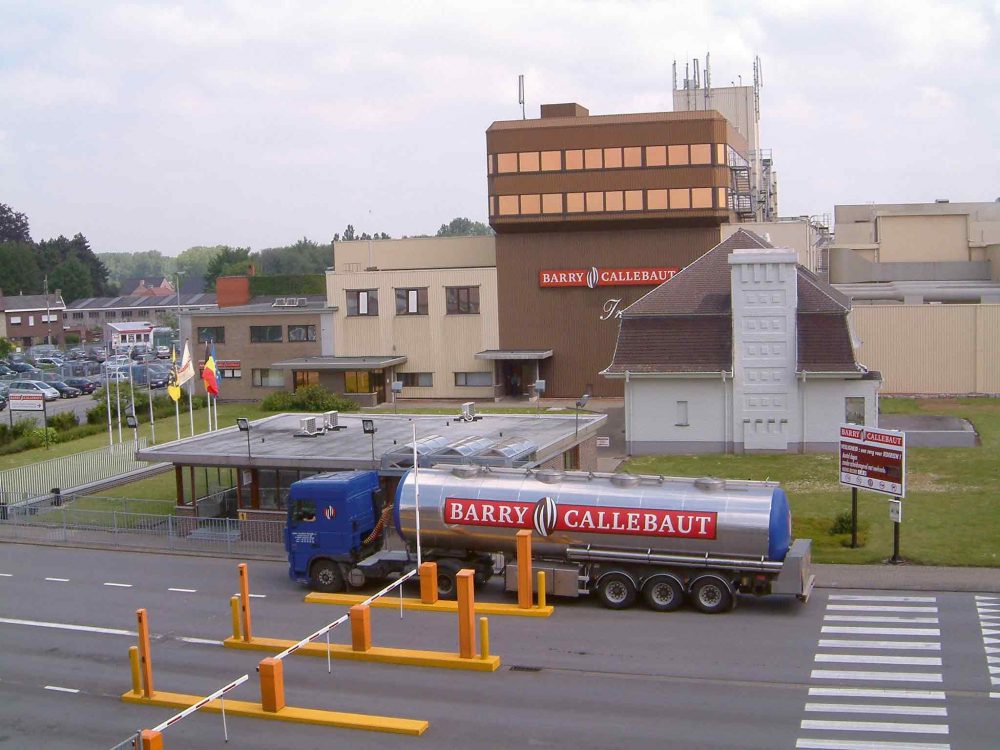 کاهش عمده مشاغل و عدم قطعیت زنجیره تامین بر آزمون های مهم صنعت تاکید دارد