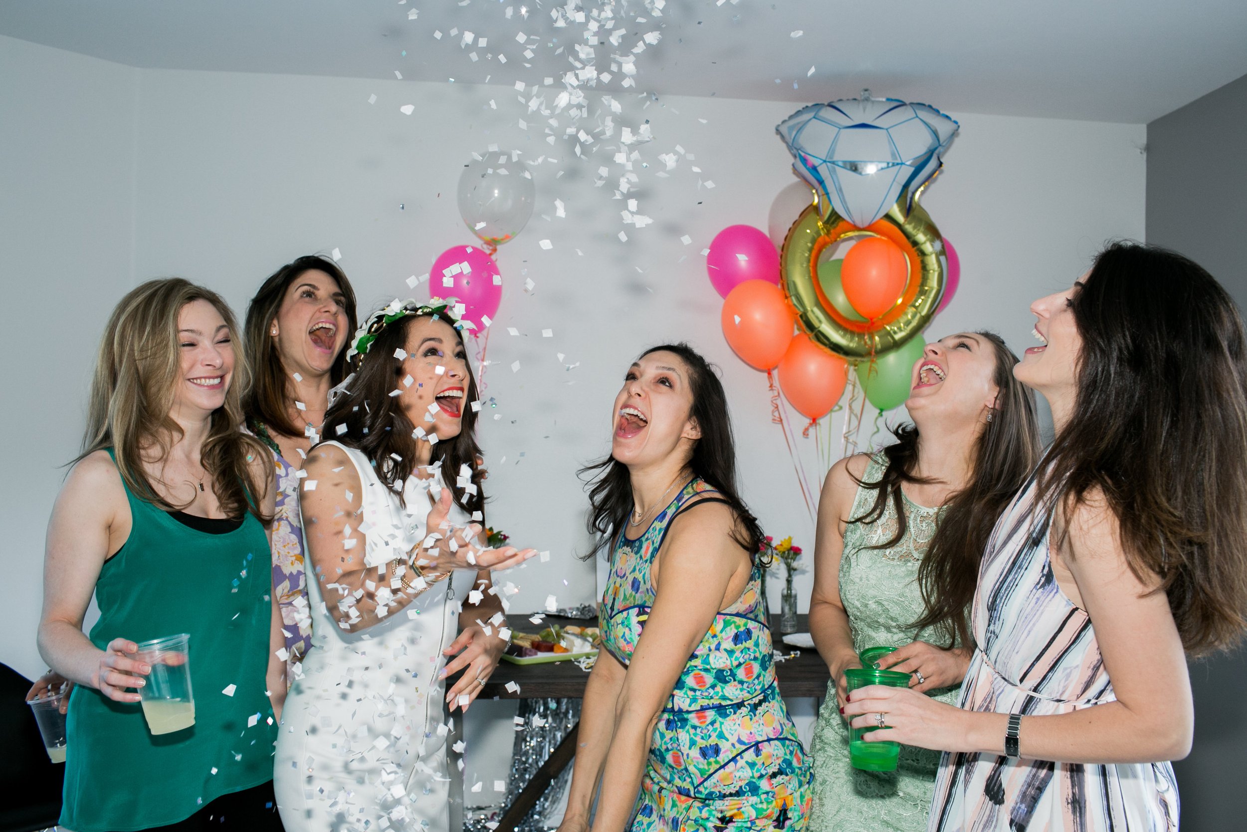 1723979588 261 مهمانی سفارشی در جعبه چیست؟