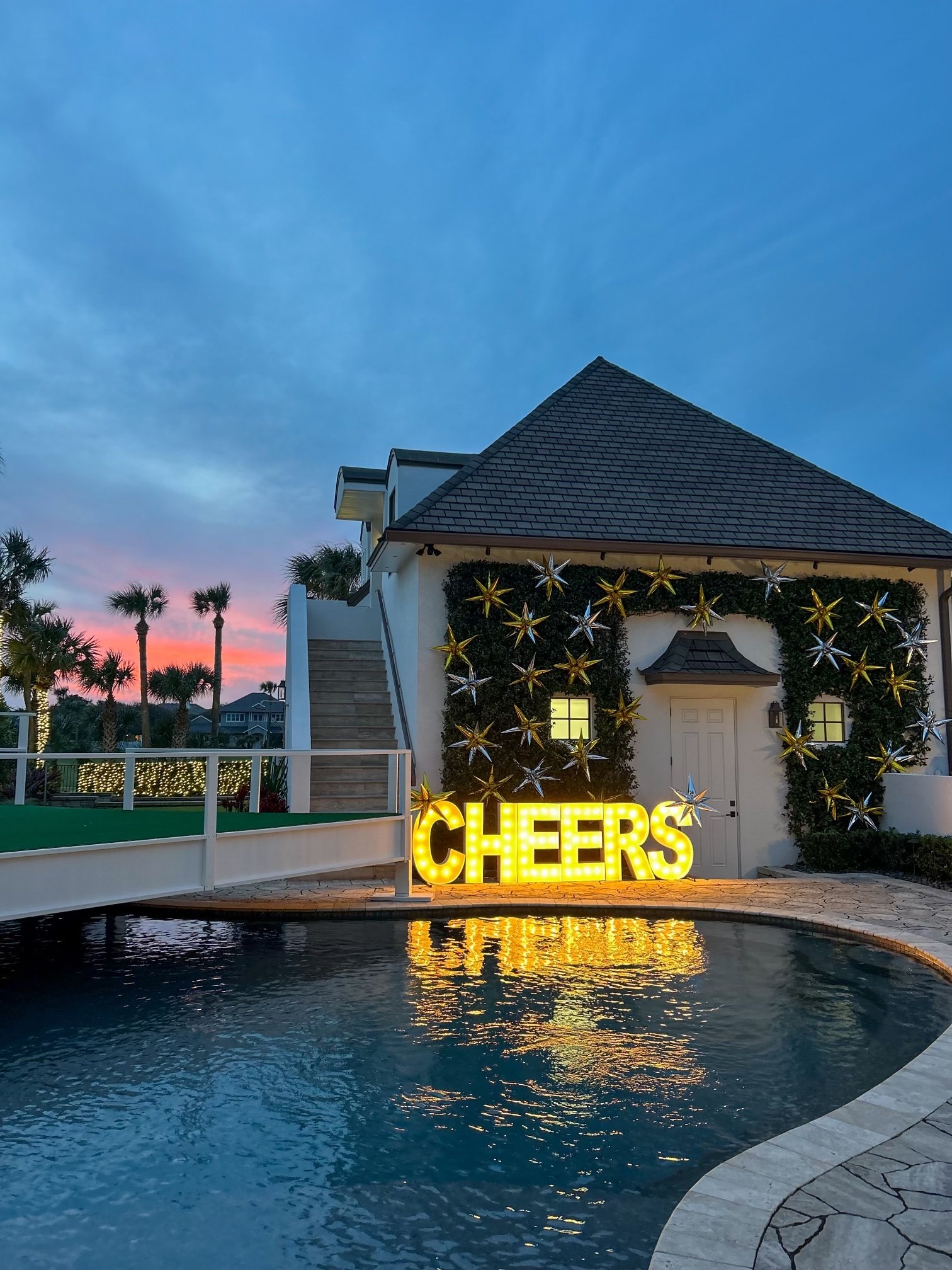 1723983374 989 نصب بالون زیبا در PVB