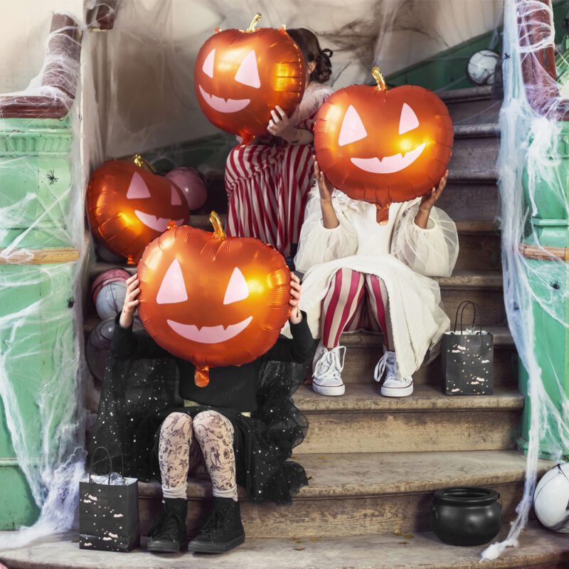 ایده های وحشتناک هالووین در خانه با بسته های مهمانی