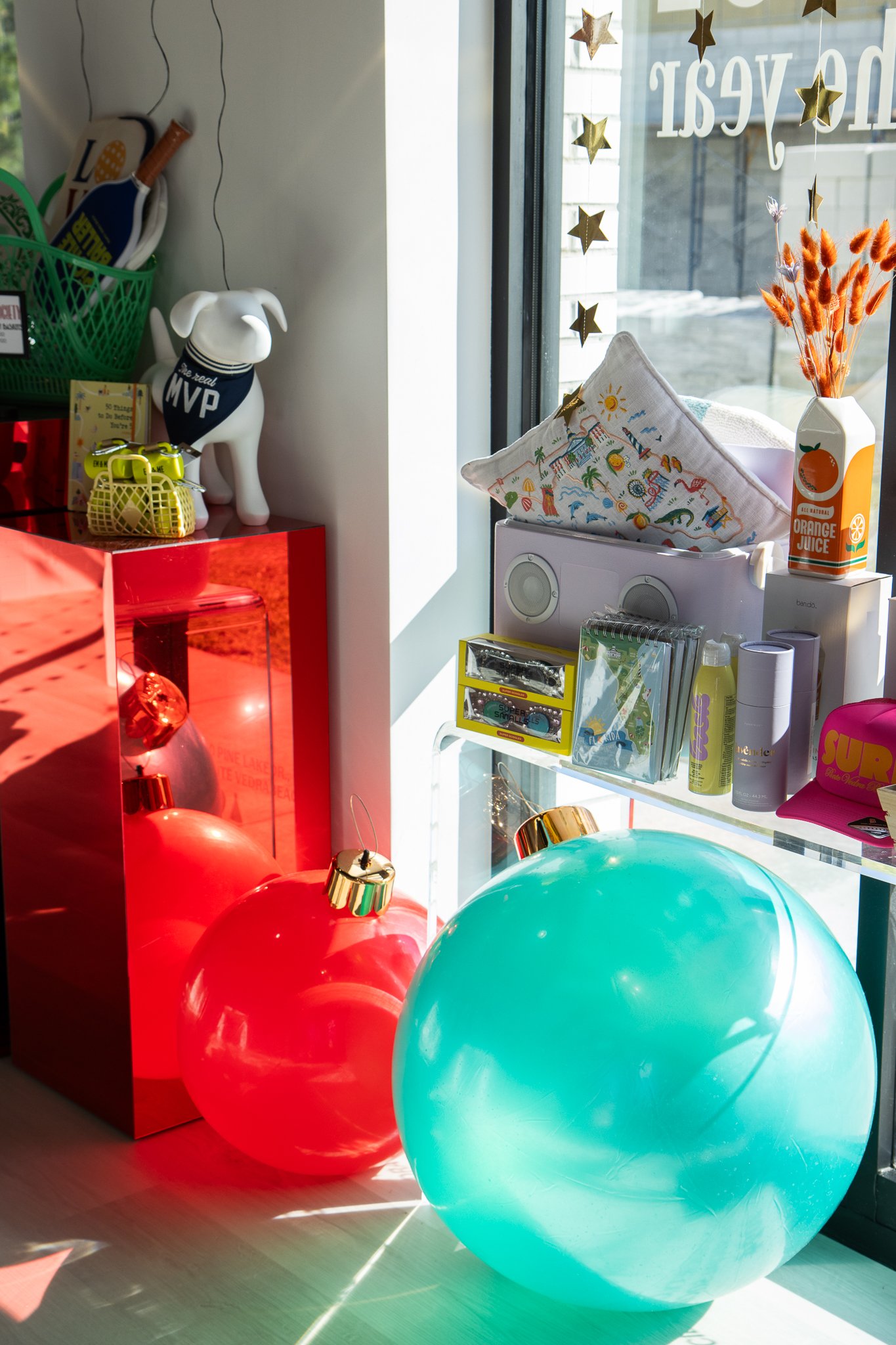 اولین فصل تعطیلات ما در فروشگاه! 6 1734111731 601 اولین فصل تعطیلات ما در فروشگاه