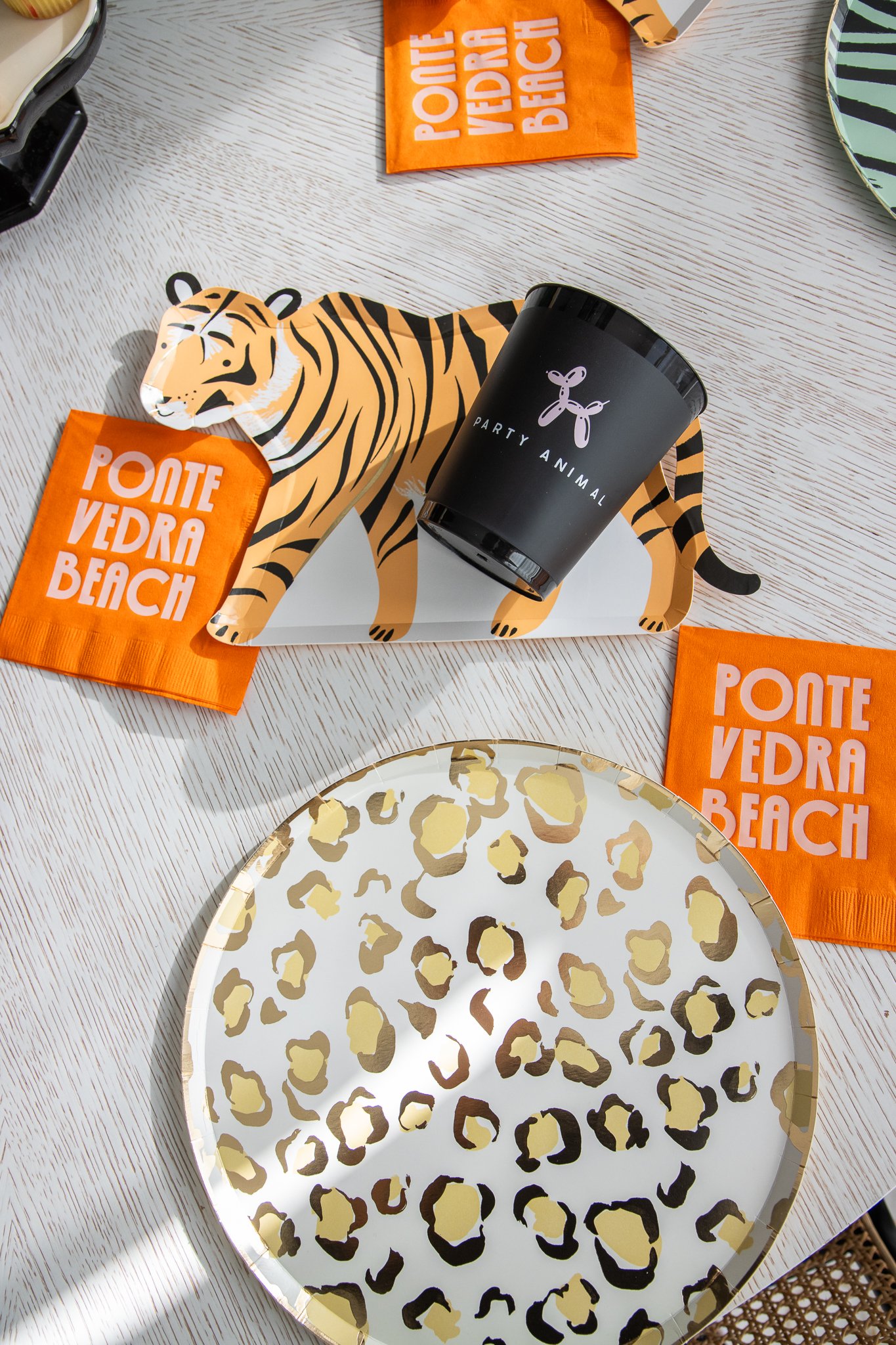 1737140470 401 جوان، وحشی، و سه