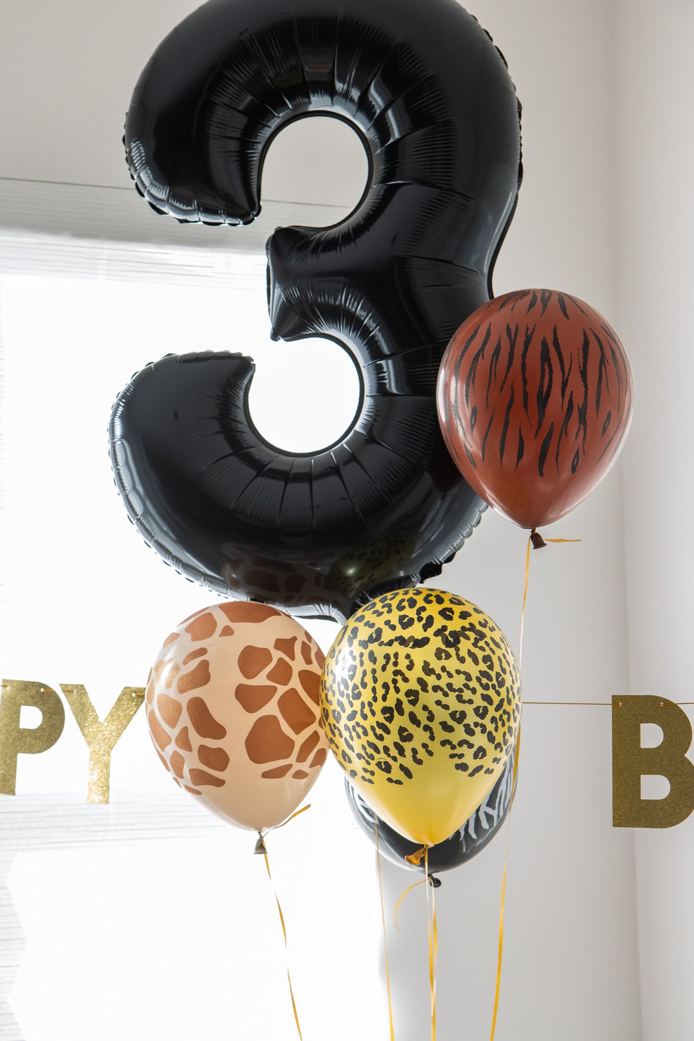 1737140471 824 جوان، وحشی، و سه