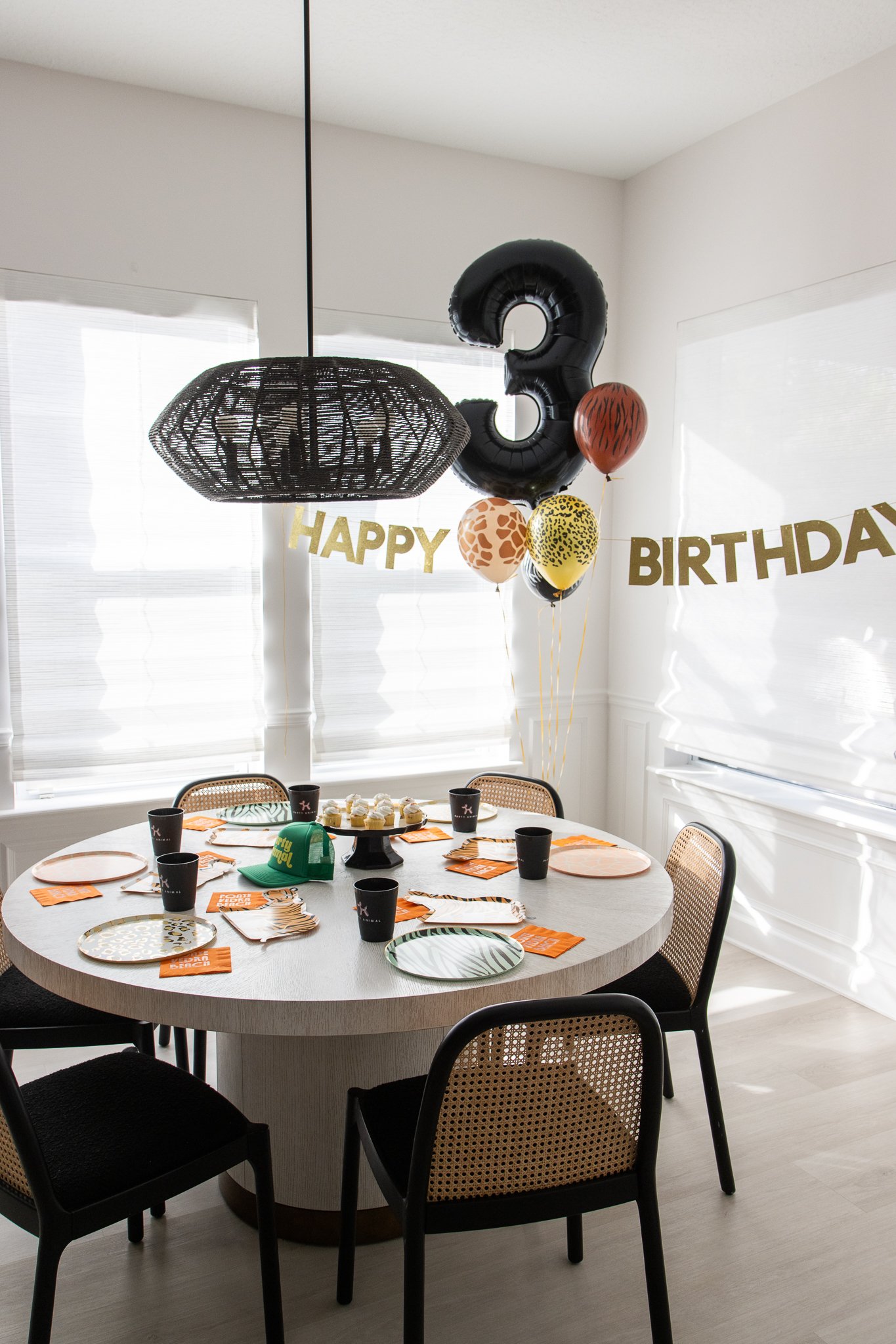 جوان، وحشی، و سه