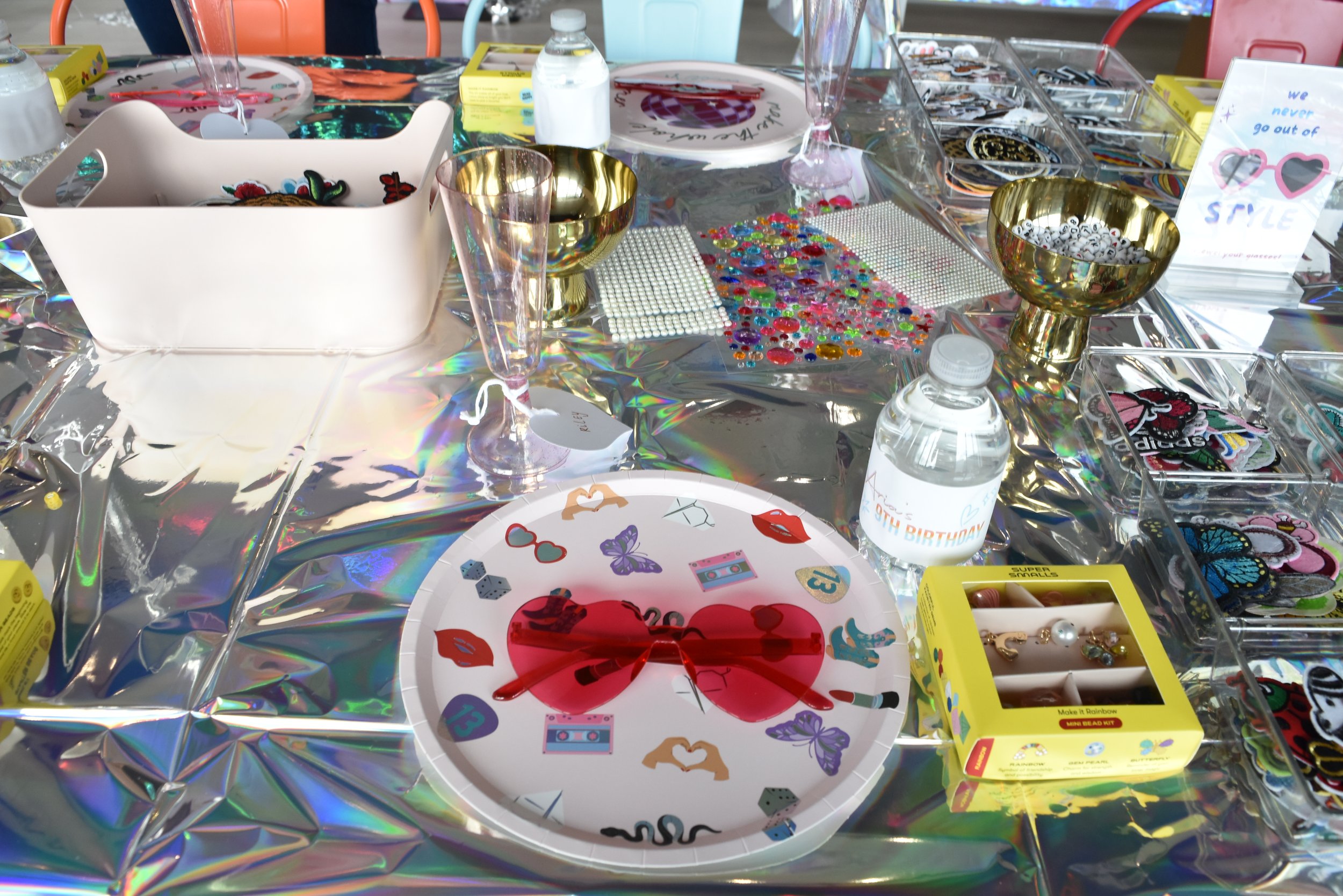 1738687453 275 یک جشن تولد نهمین جشن تیلور