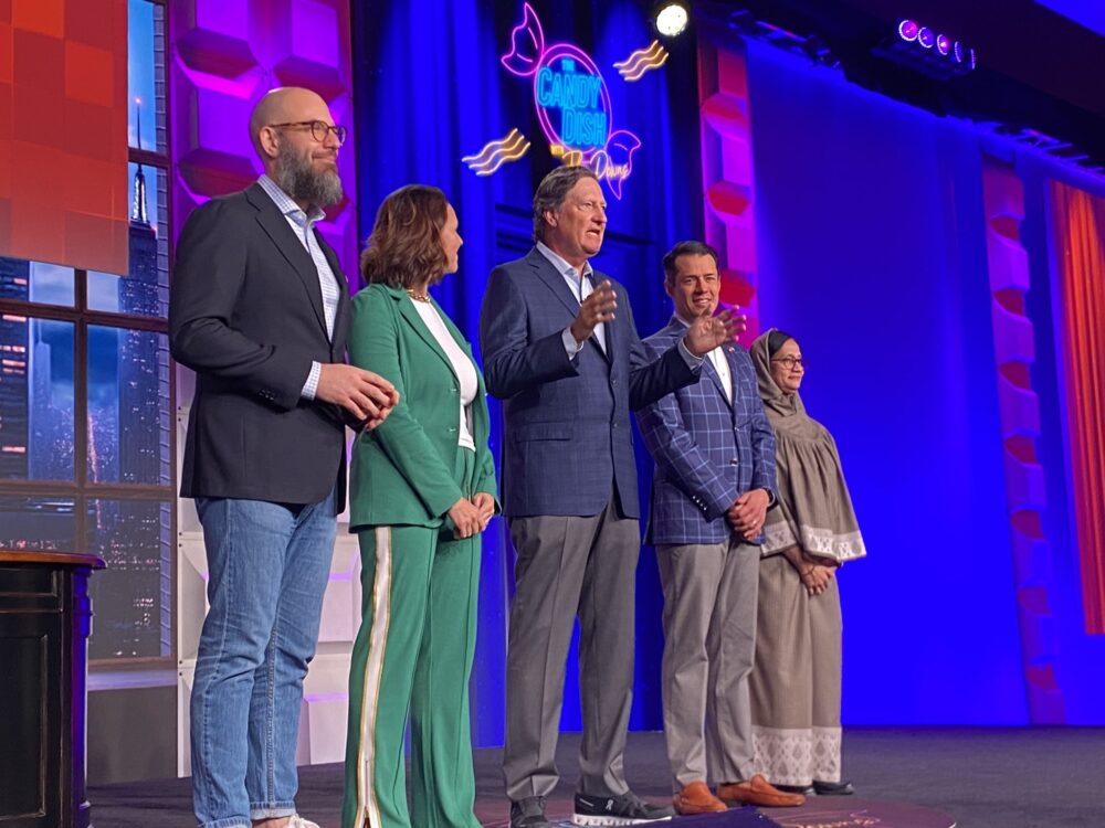 کنفرانس صنعت صنعت به ویژه برای فکر کردن برای سیاست های مهم اثبات می کند