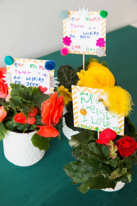 روز تقدیر معلمان ششم ماه مه است - بیایید کسانی را که تغییر می دهند جشن بگیریم