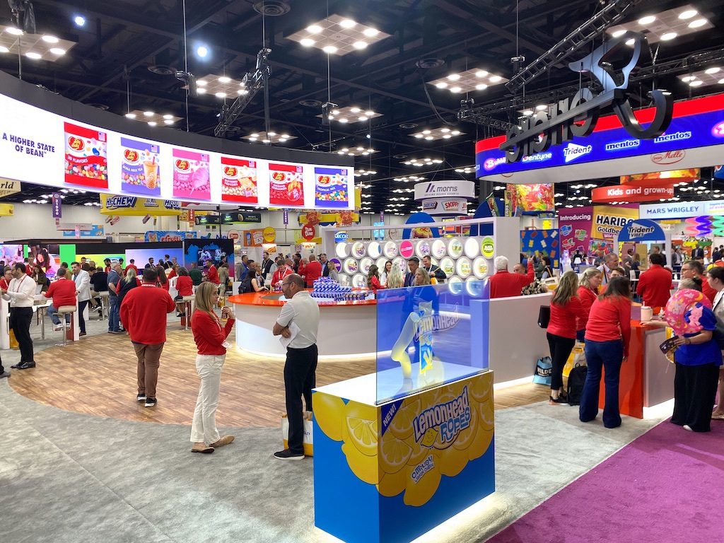 بخش شیرینی سازی پیش از نمایشگاه شیرین و میان وعده ها ، روحیه انعطاف پذیر را ادامه می دهد