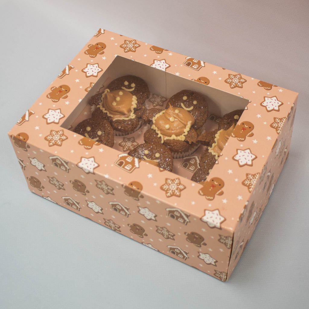 با ما بپزید! طرز تهیه کاپ کیک شیرینی زنجبیلی 7 1764694703 161 با ما بپزید طرز تهیه کاپ کیک شیرینی زنجبیلی